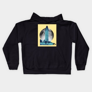 Nightfall aesthetic in the Flatiron building Kids Hoodie